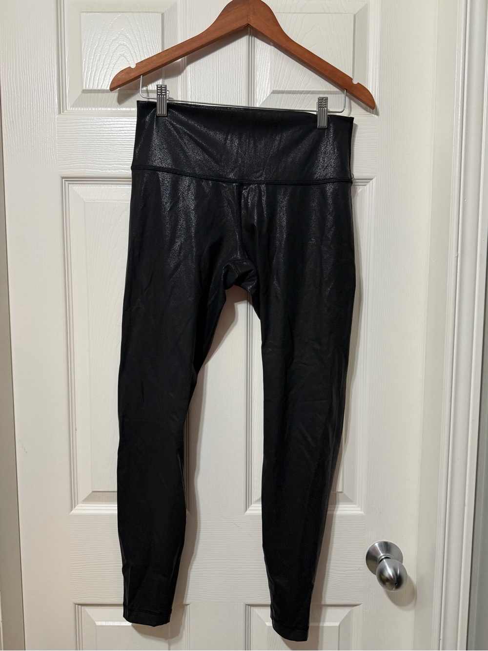 Lululemon athletica wunder under high rise tight pant size 10 euc